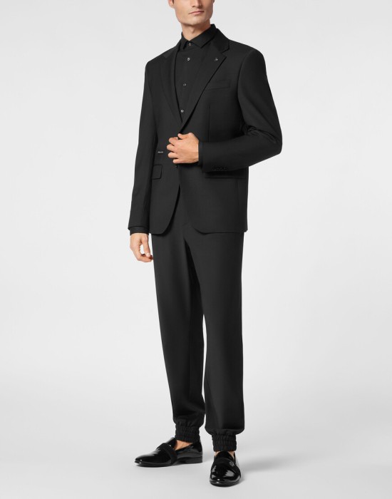 Товар черного цвета с внутренней стороны