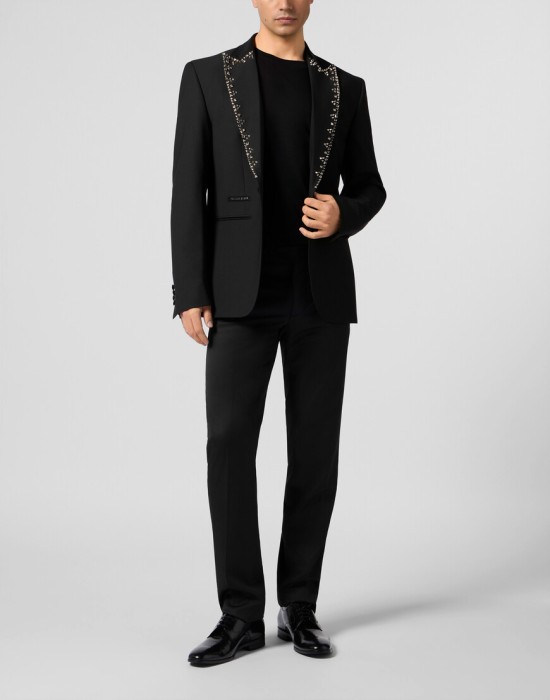 Товар черного цвета с внутренней стороны