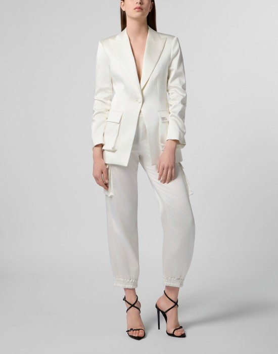 Товар белого цвета с внутренней стороны