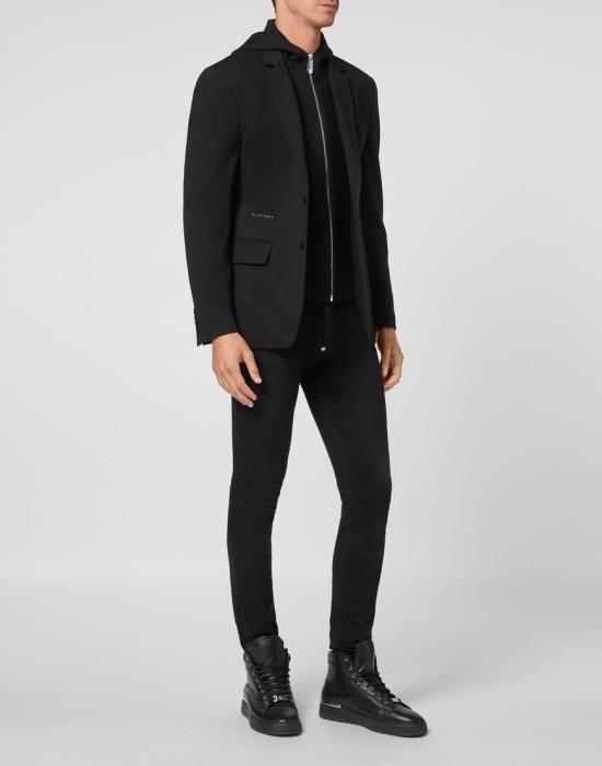 Товар черного цвета с внутренней стороны