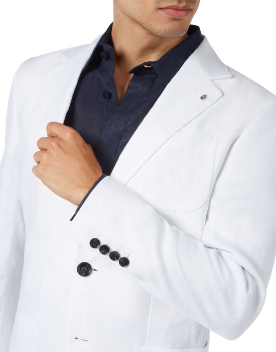 Товар белого цвета с внутренней стороны