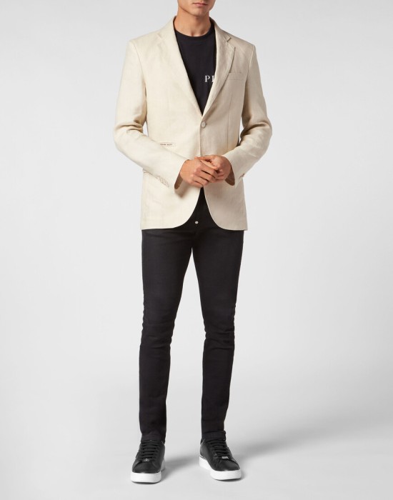 Товар бежевого цвета с внутренней стороны