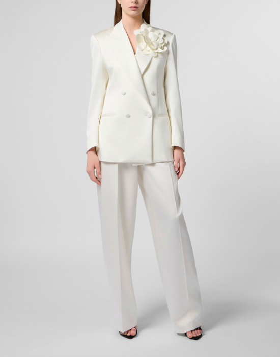 Товар белого цвета с внутренней стороны