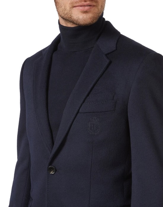 Товар синего цвета с внутренней стороны