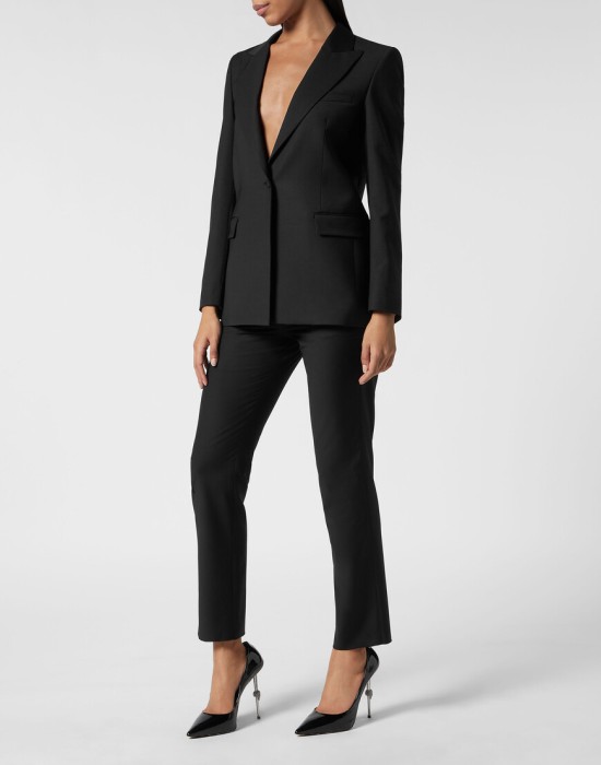 Товар черного цвета с внутренней стороны