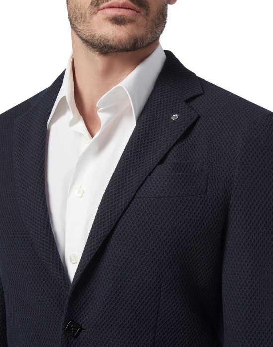 Товар синего цвета с внутренней стороны