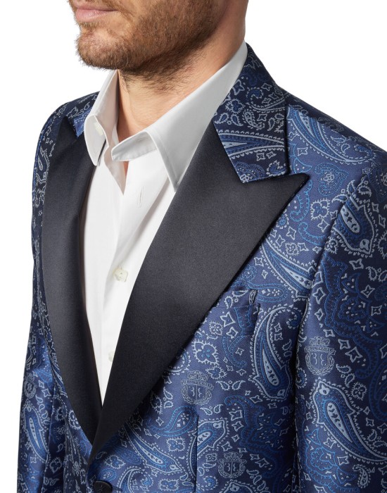 Товар синего цвета с внутренней стороны