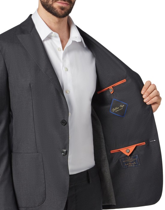 пиджак классический  из италии вид сбоку