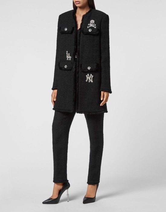 Товар черного цвета с внутренней стороны