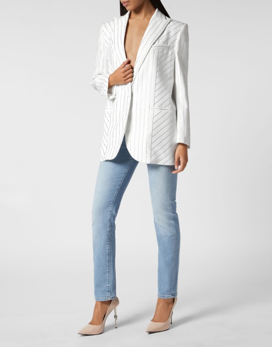 Товар белого цвета с внутренней стороны