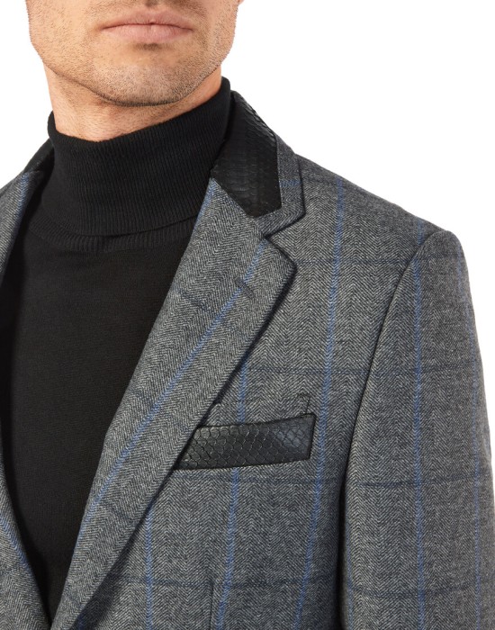 Товар серого цвета с внутренней стороны