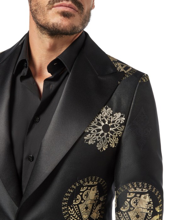 Товар черного цвета с внутренней стороны