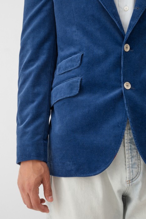 Товар синего цвета с внутренней стороны