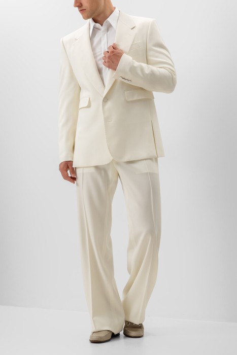 Товар белого цвета с внутренней стороны