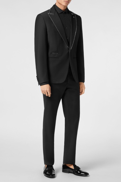 Товар черного цвета с внутренней стороны