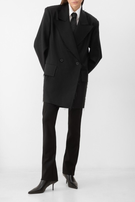 Товар черного цвета с внутренней стороны