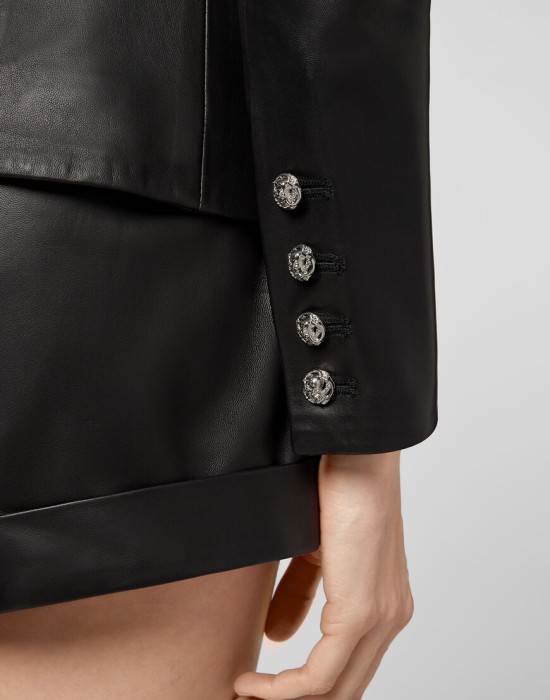 Товар черного цвета с внутренней стороны