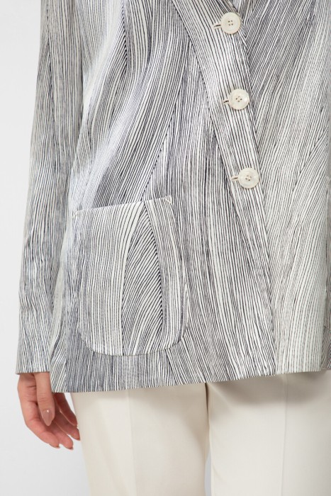 Товар белого цвета с внутренней стороны