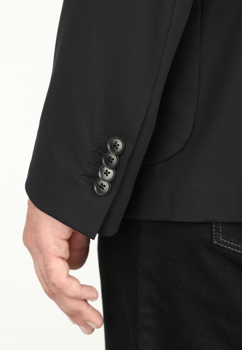 пиджак  из проверенных материалов спереди