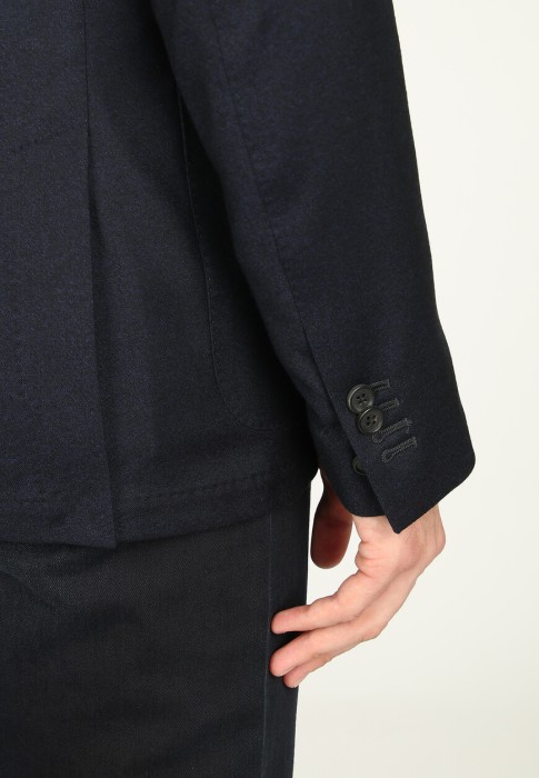 пиджак  из проверенных материалов спереди