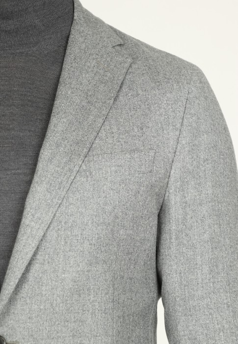 Товар серого цвета с внутренней стороны