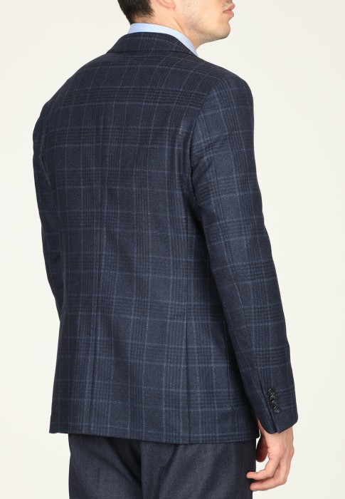 пиджак  из италии вид сбоку