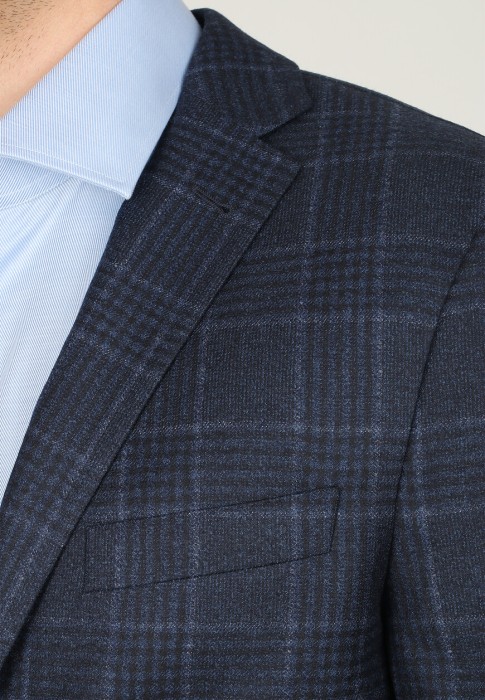 Товар синего цвета с внутренней стороны