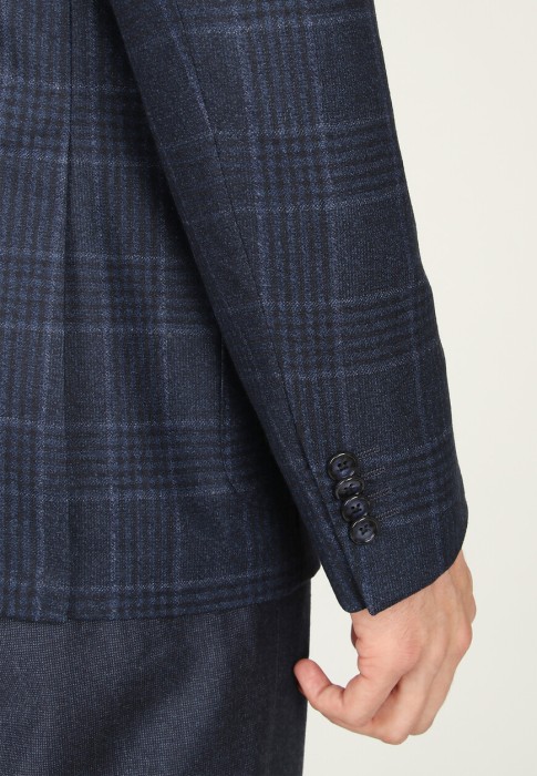 пиджак  из проверенных материалов спереди