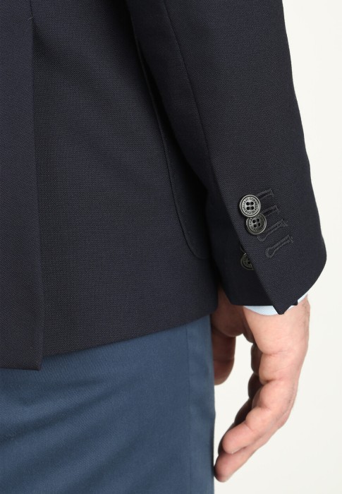 пиджак  из проверенных материалов спереди