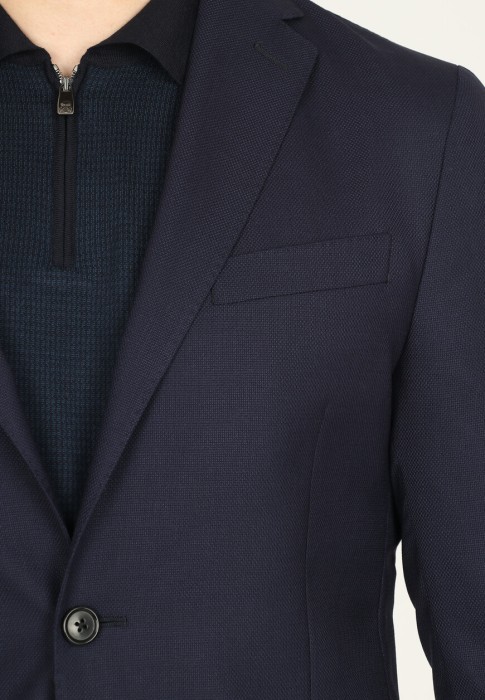 Товар синего цвета с внутренней стороны