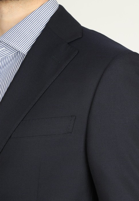 Товар синего цвета с внутренней стороны