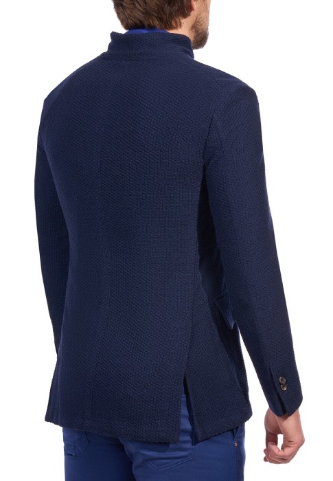 Товар синего цвета с внутренней стороны