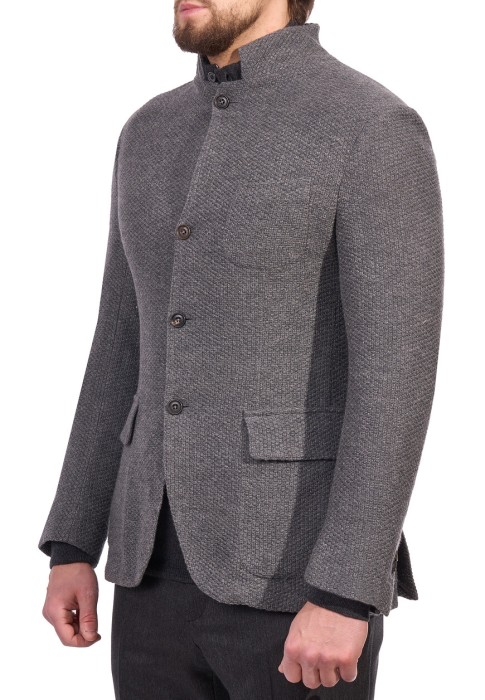 Товар серого цвета с внутренней стороны