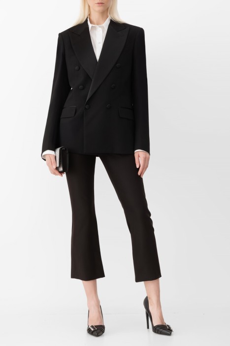 Товар черного цвета с внутренней стороны