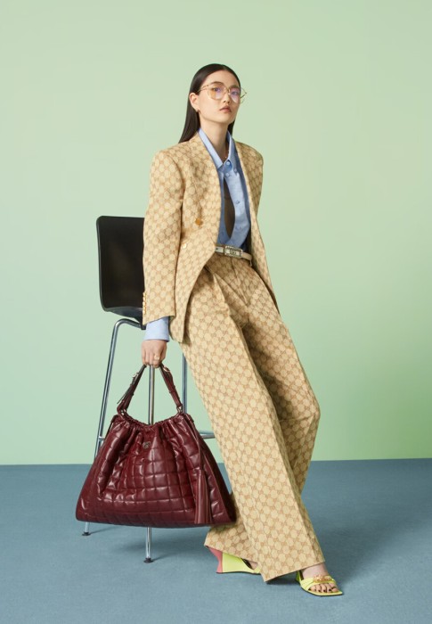 пиджак  из италии вид сбоку