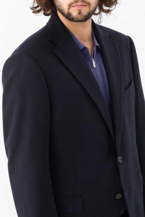 пиджак  из италии вид сбоку