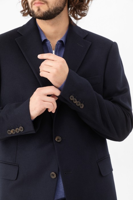 Товар синего цвета с внутренней стороны