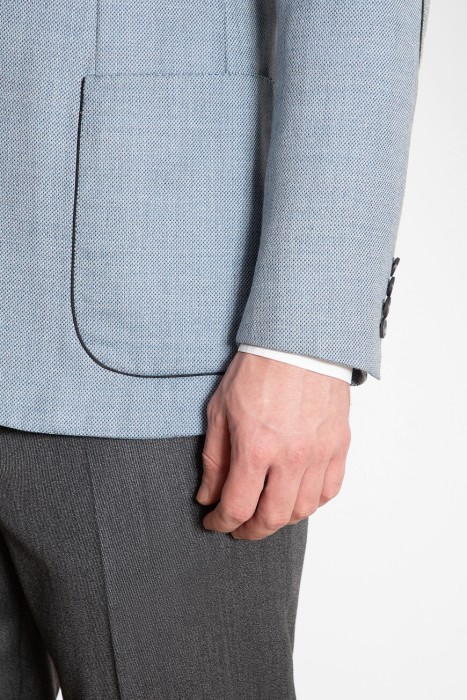 Товар синего цвета с внутренней стороны