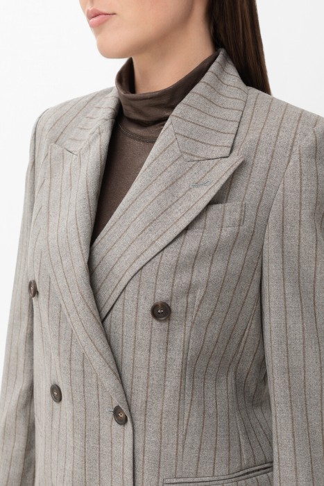 пиджак  из италии вид сбоку