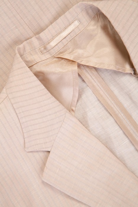 Товар бежевого цвета с внутренней стороны