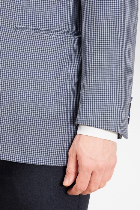 Товар синего цвета с внутренней стороны