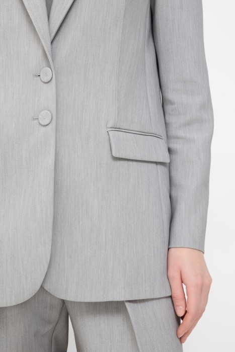 пиджак  из полиэстера спереди