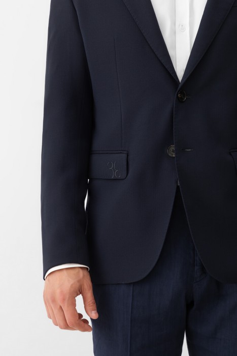 Товар синего цвета с внутренней стороны