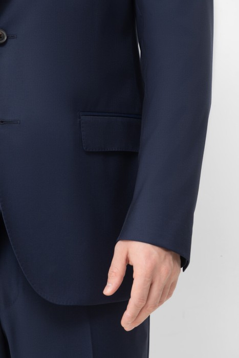 Товар синего цвета с внутренней стороны