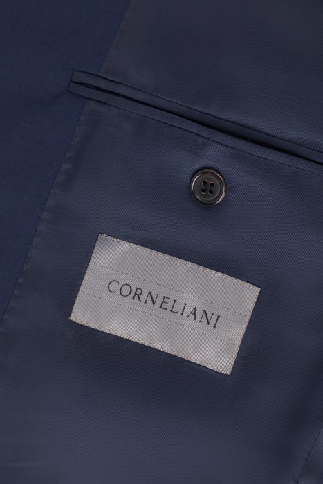 пиджак  классического стиля с лицевой стороны