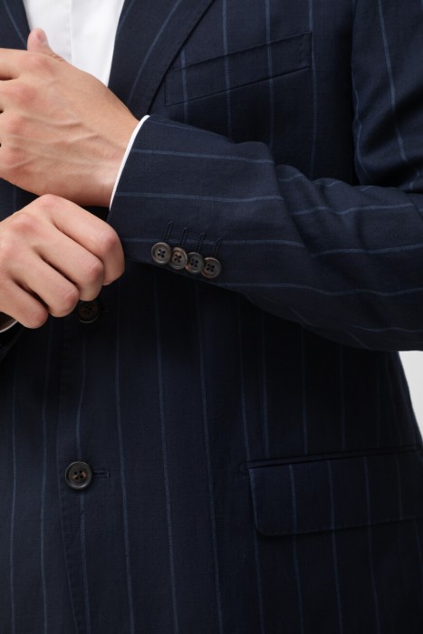 Товар разноцветного цвета с внутренней стороны