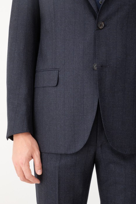 Товар синего цвета с внутренней стороны