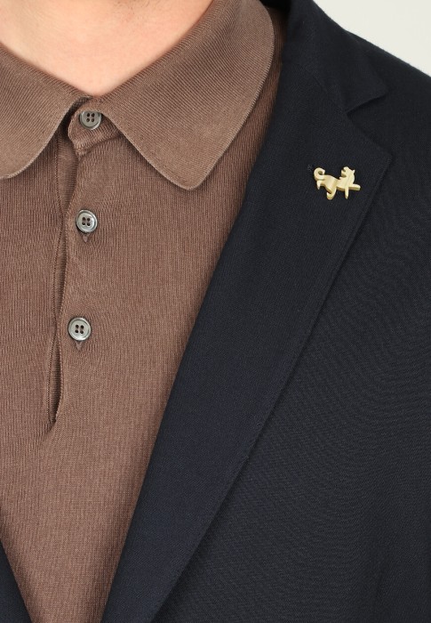 Товар синего цвета с внутренней стороны