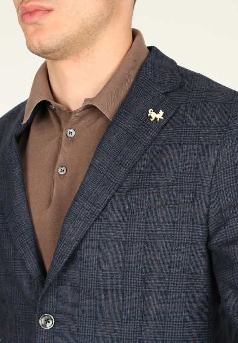 Товар синего цвета с внутренней стороны