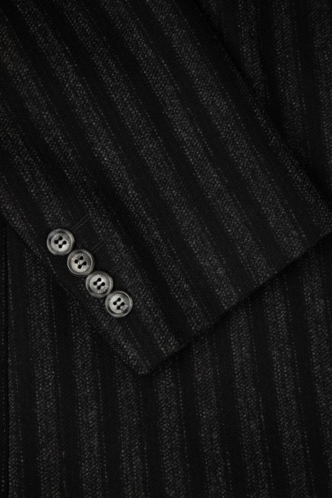 Товар черного цвета с внутренней стороны